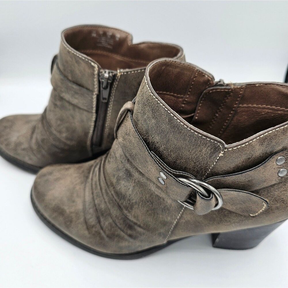 Women’s Shoes Boots Natural Soul ankle boots, gray size 9.